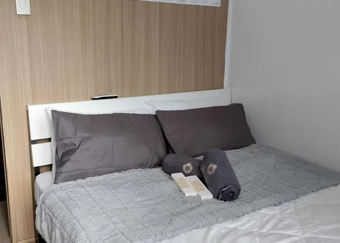 Staycation Near Moa, Airport Apartahotel Manila
