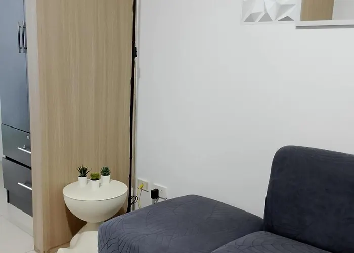 Staycation Near Moa, Airport Apartahotel