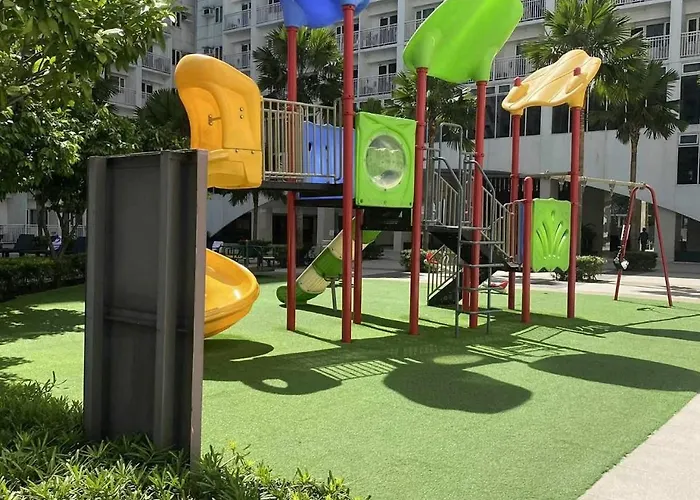 Staycation Near Moa, Airport Apartahotel Manila
